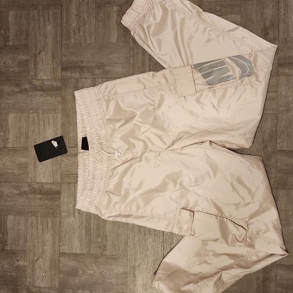 Nike beige cargo pants - Picture 1 of 4